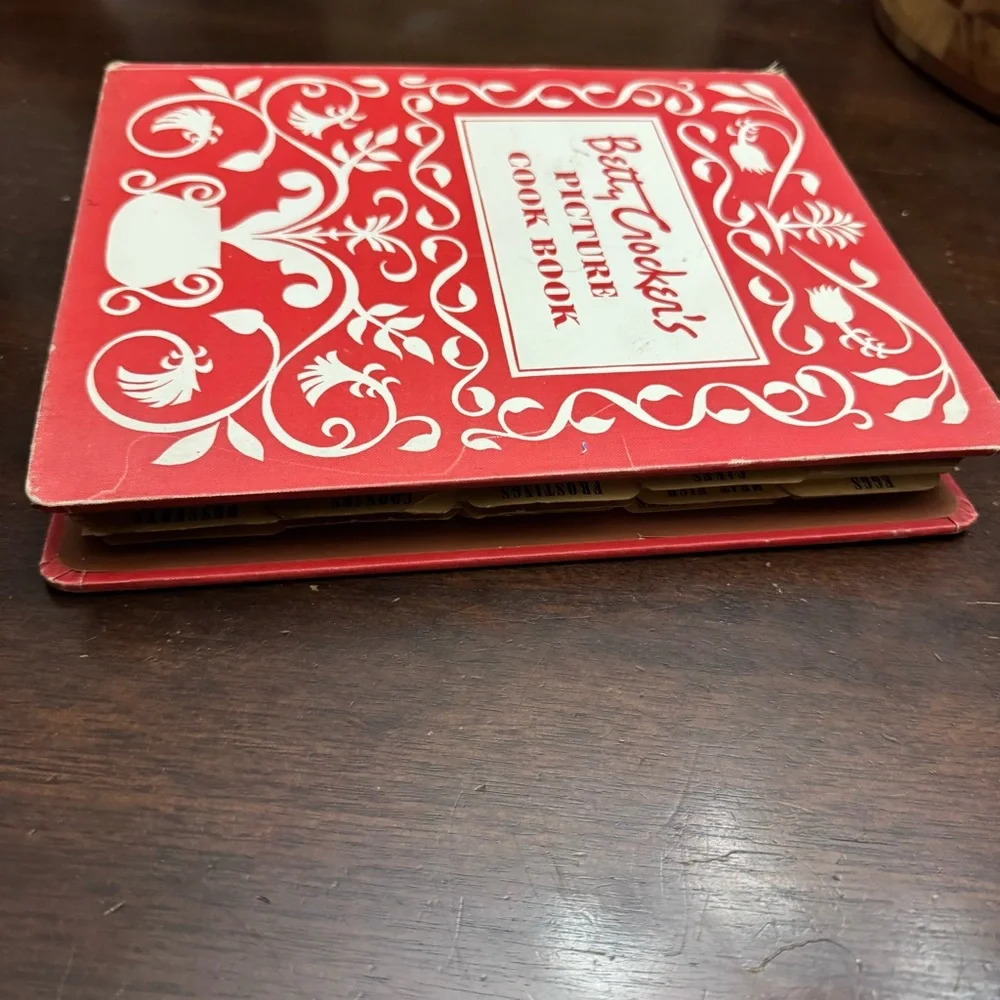 Vintage Betty Crockers Picture Cookbook 1950s